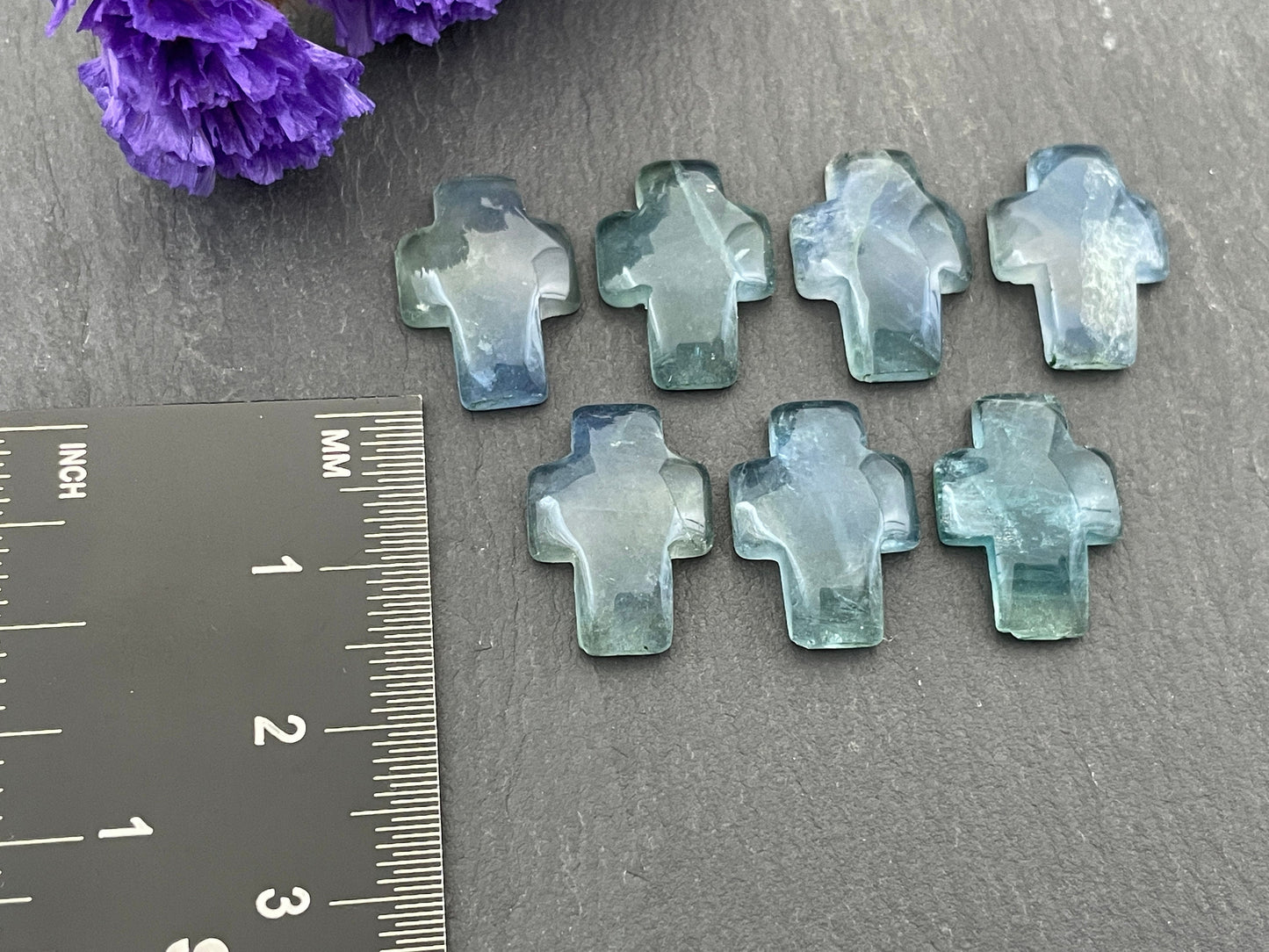 Green Fluorite cross 12x16mm cabochon - Calibrated cabochons