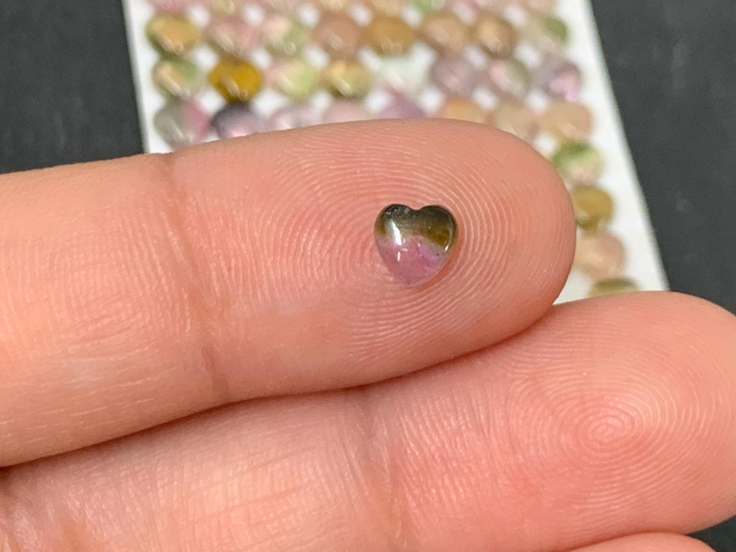 Tourmaline heart 5mm cabochon - Calibrated cabochons