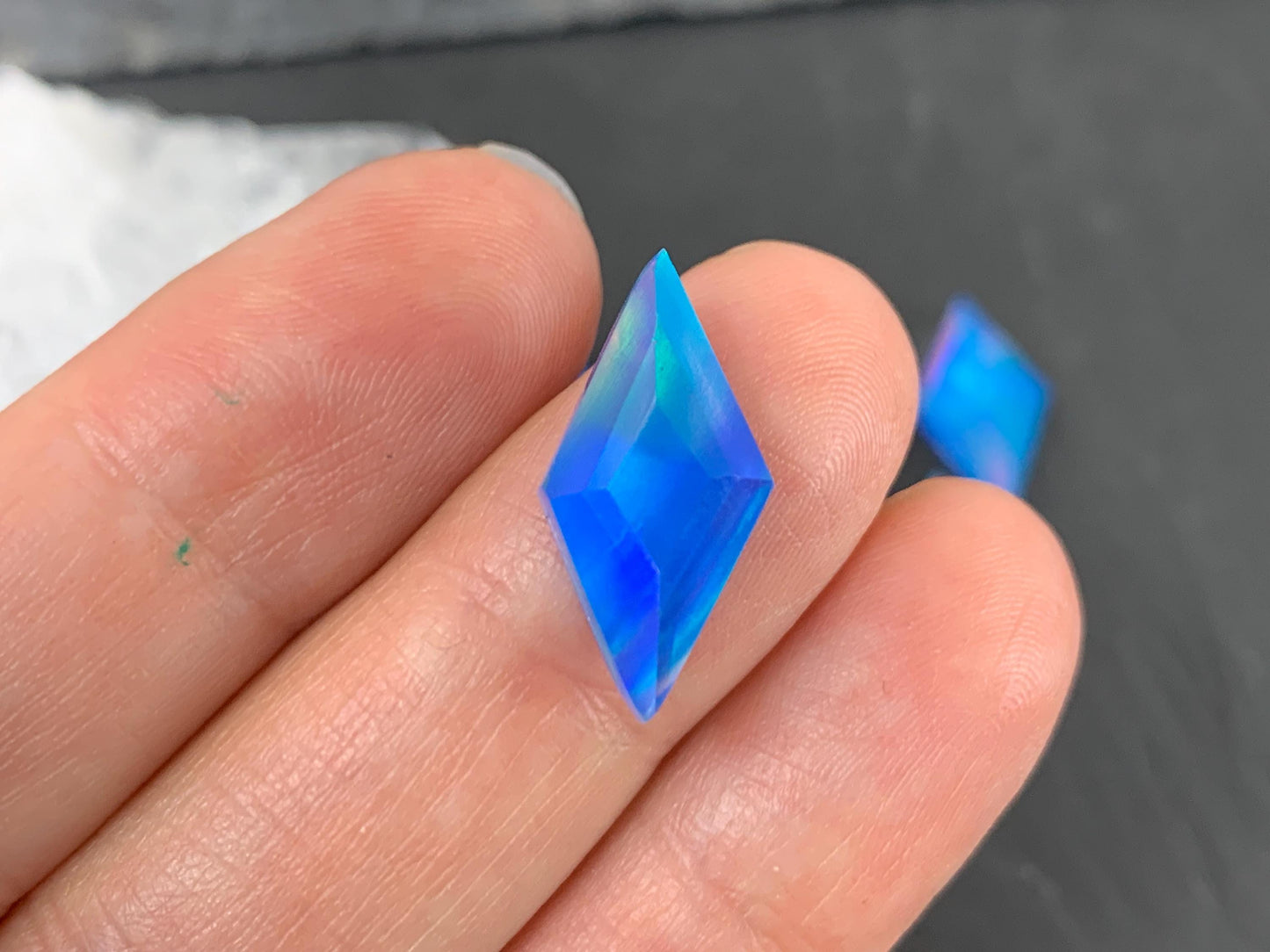 Faceted Aurora Opal rhombus 10x20mm cabochon - Doublet cabochons
