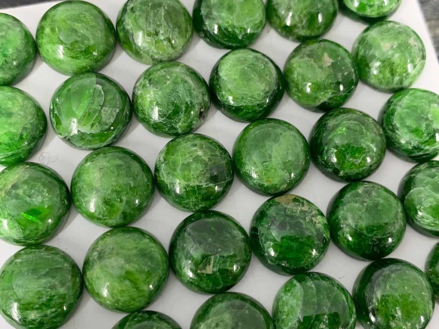 Chrome Diopside round 12mm cabochon - Calibrated cabochons