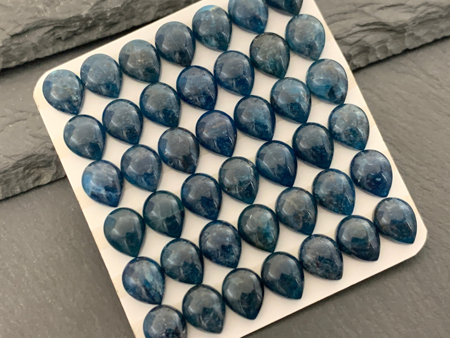 Blue Apatite pear 8x10mm cabochon - Calibrated cabochons