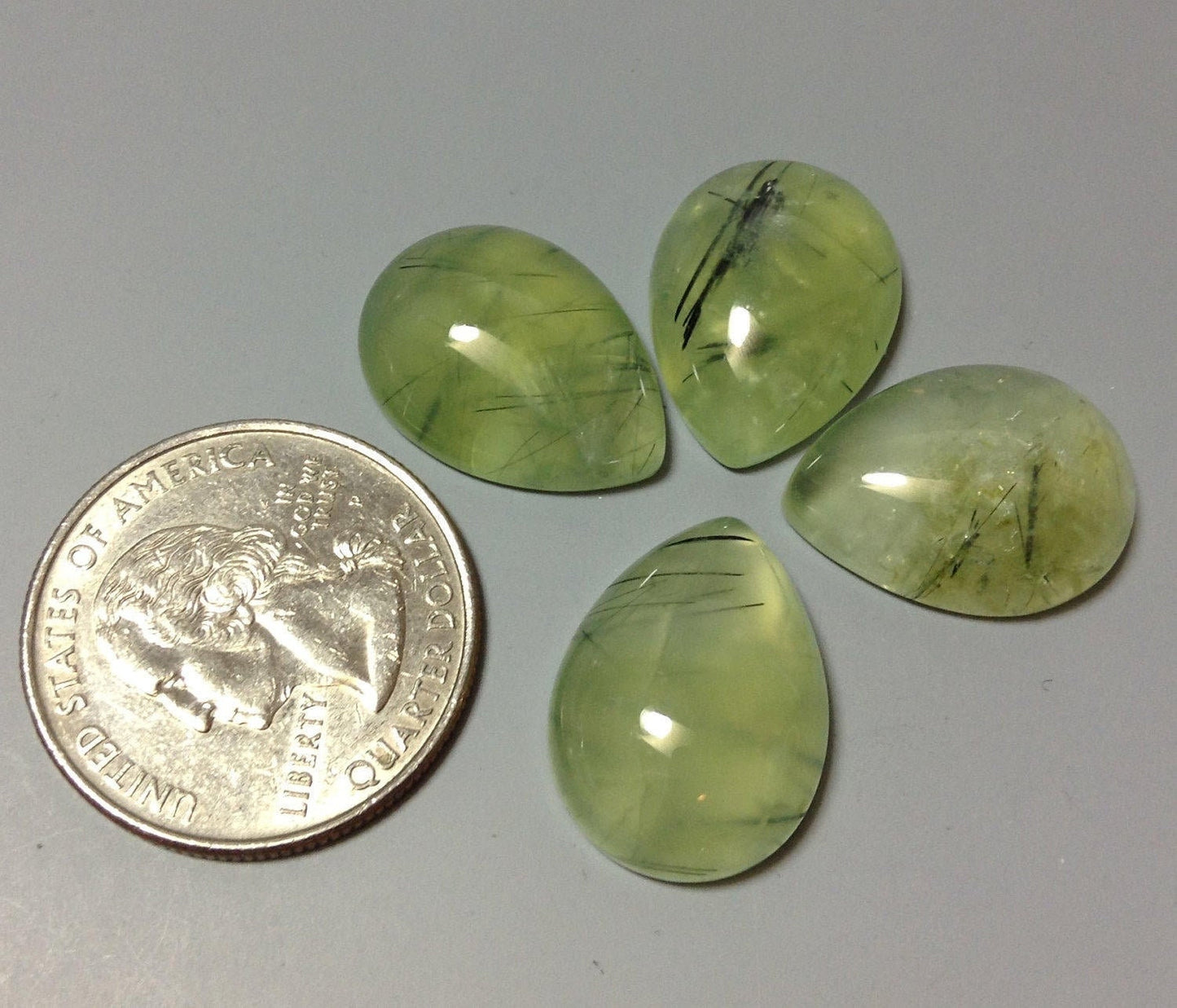 Prehnite pear 15x20mm cabochon - Calibrated cabochons