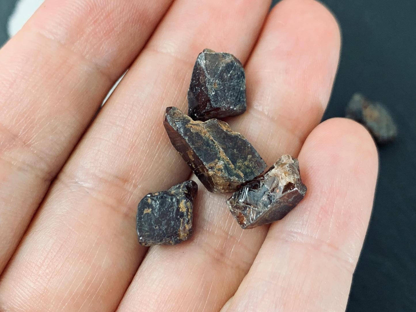 Raw Zircon 7-15mm long from Tanzania - lot of 17 piec - not drilled gemstone