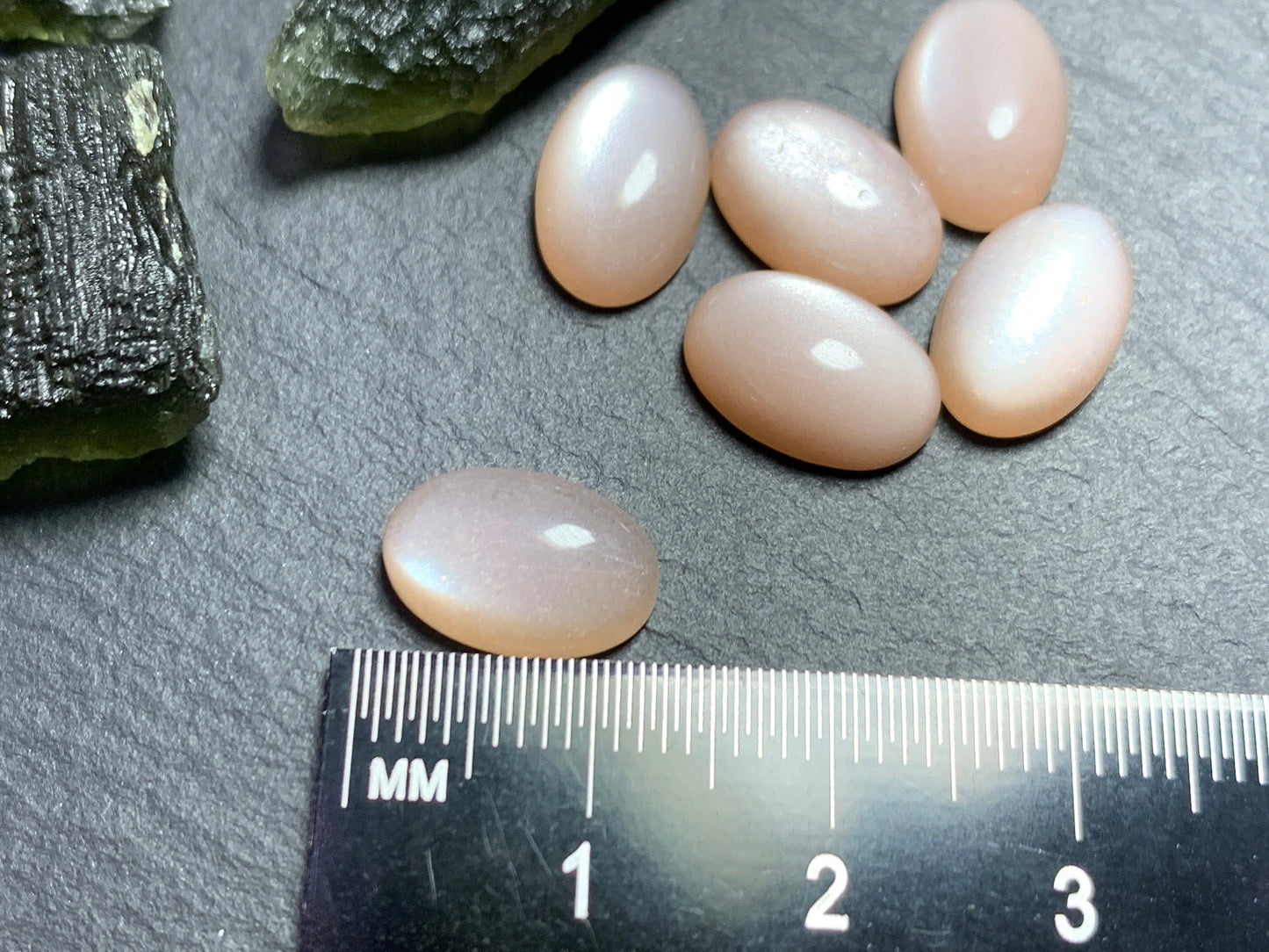 Peach Moonstone oval 8x12mm Cabochon - Calibrated Cabochons