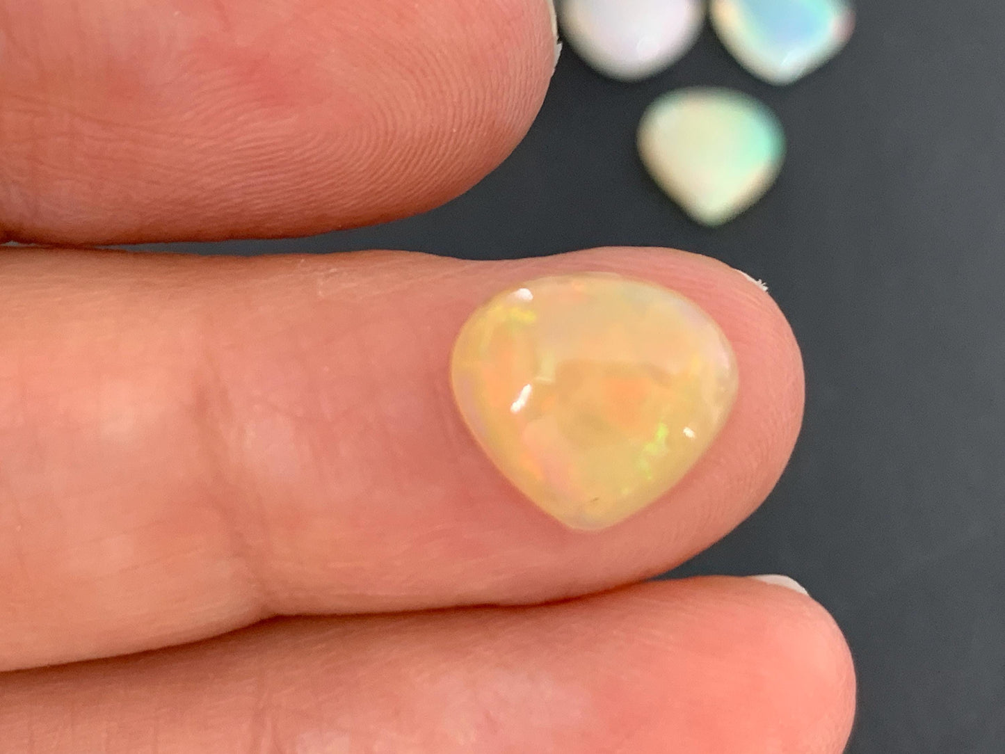 Ethiopian Opal pear 9-10mm cabochon