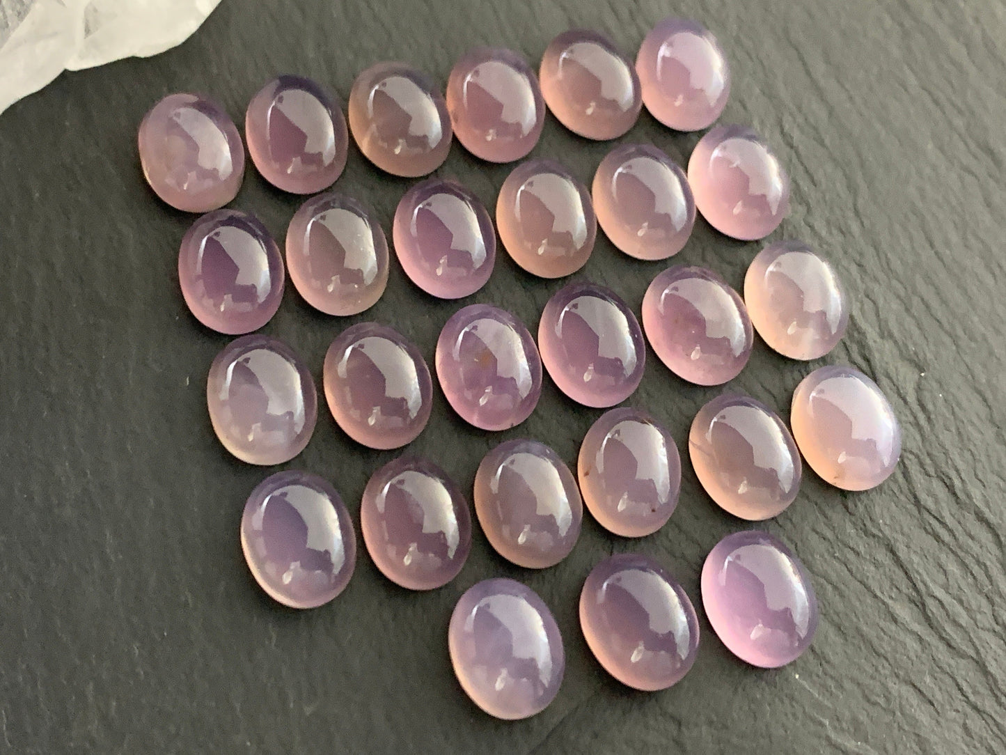 Purple Chalcedony oval 8x10mm cabochon - Calibrated cabochons