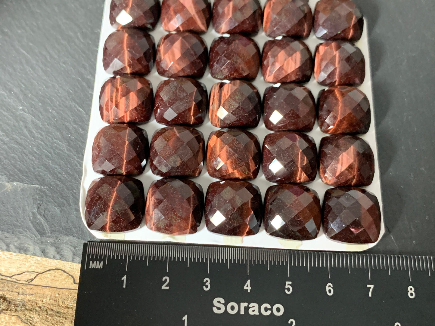 Faceted Red Tiger Eye square cushion 15mm cabochon - Calibrated cabochons