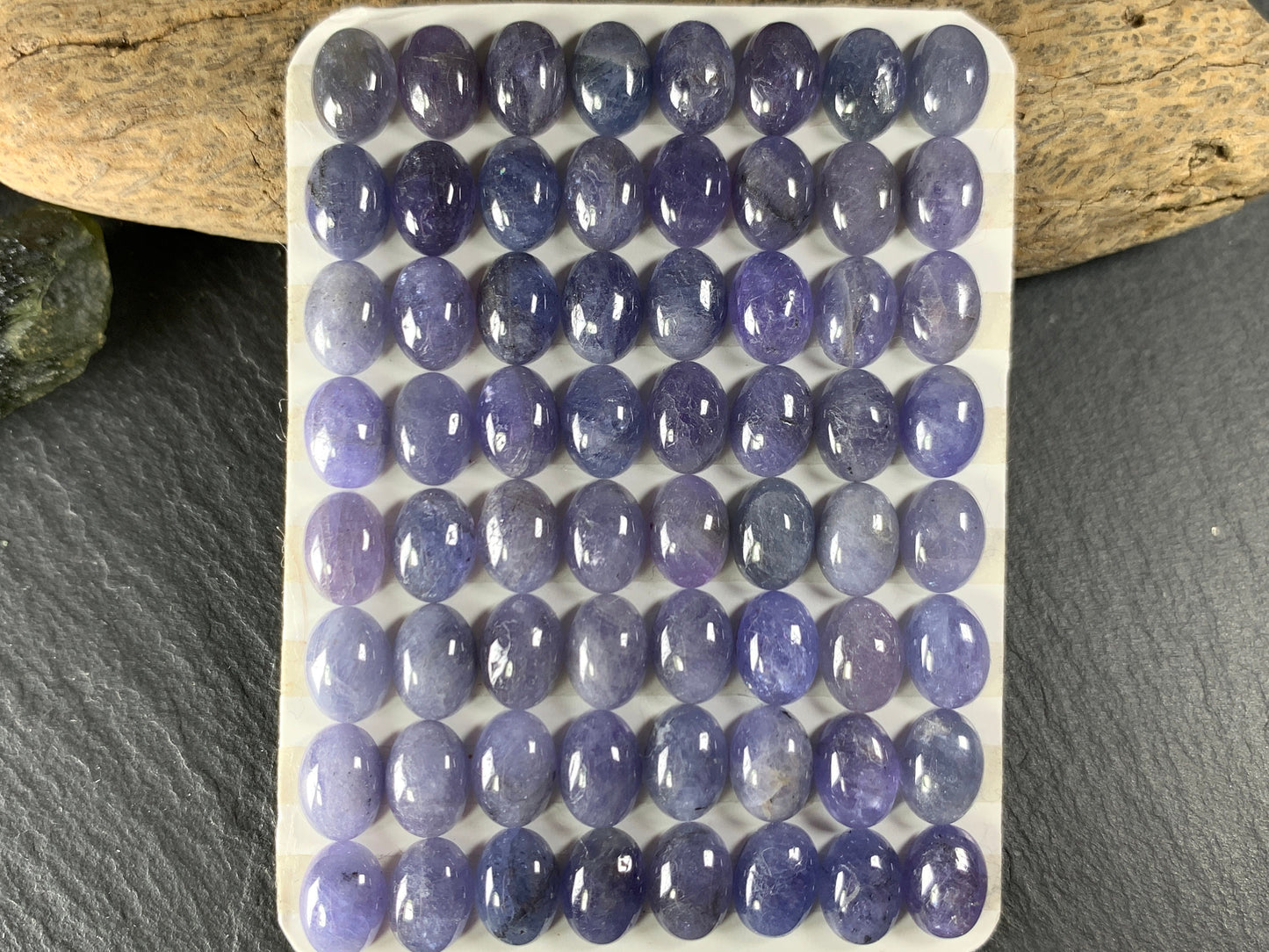 Tanzanite oval 6x8mm cabochon - Calibrated cabochons