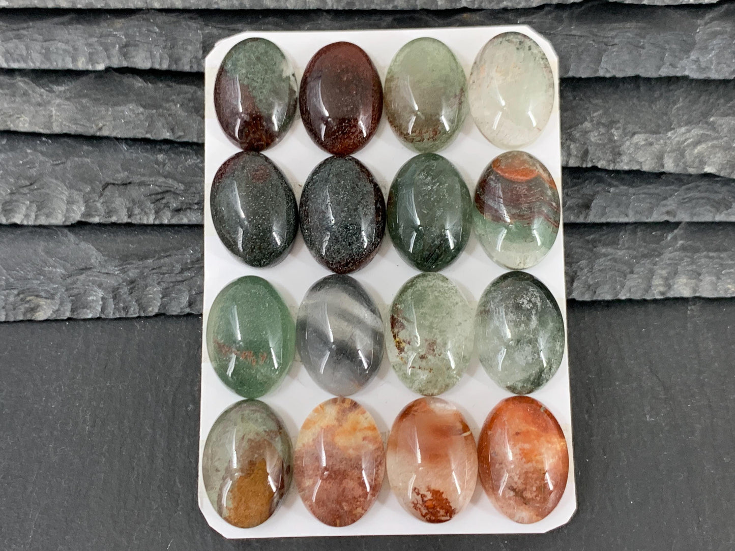 Green Phantom Crystal oval 13x18mm cabochon - Calibrated cabochons