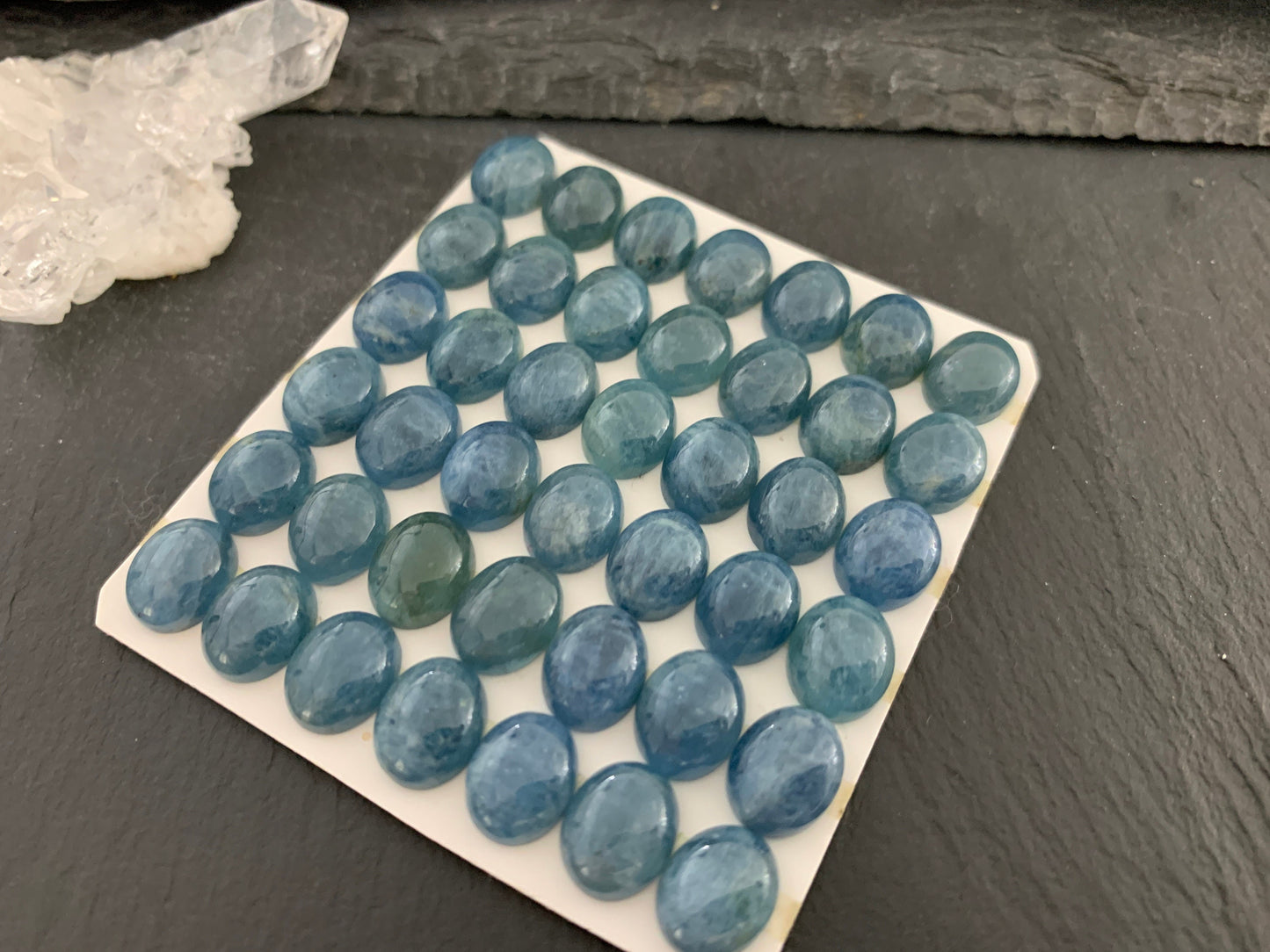 Aquamarine oval 8x10mm cabochon - - Calibrated cabochons
