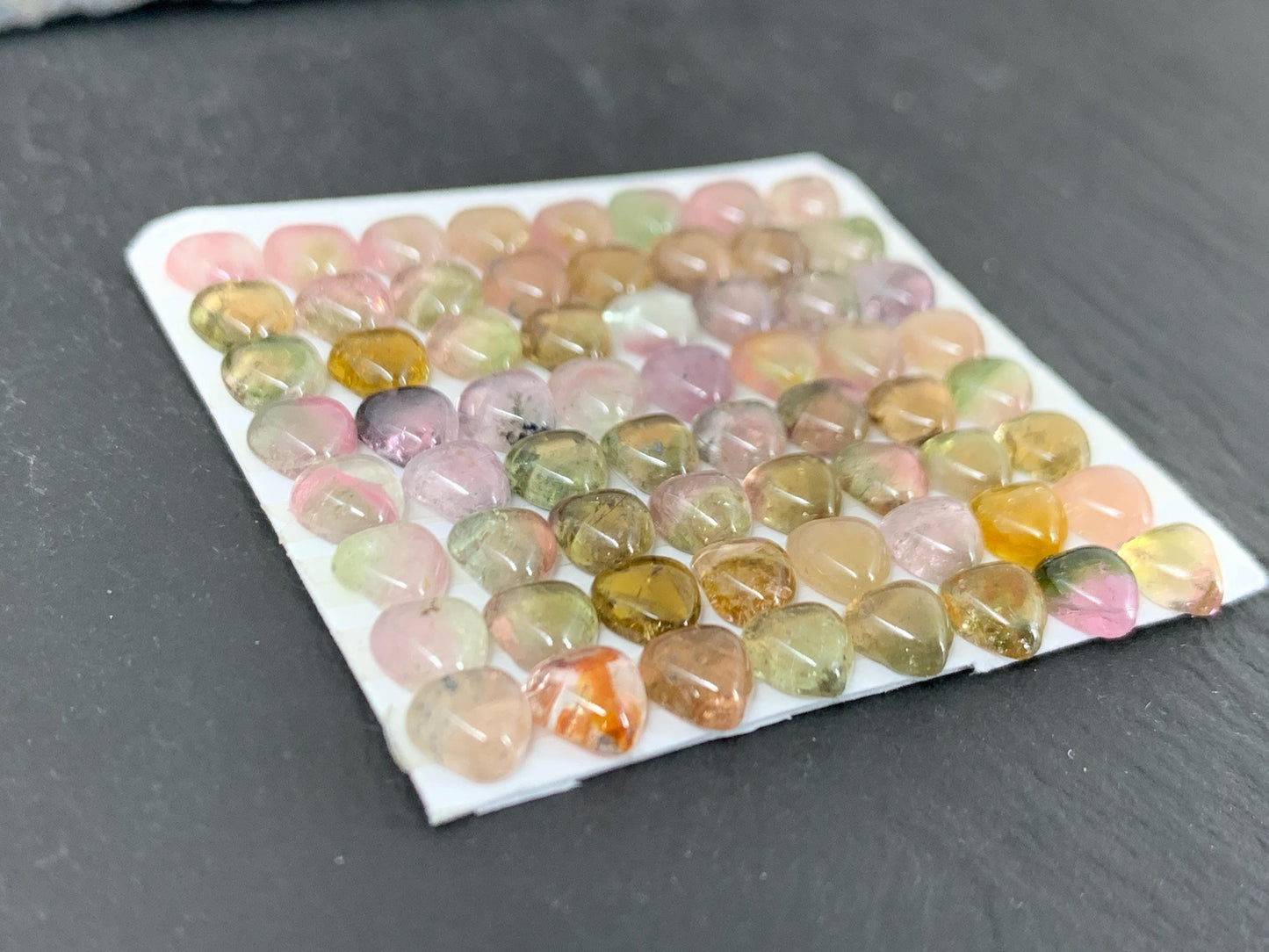 Tourmaline heart 5mm cabochon - Calibrated cabochons