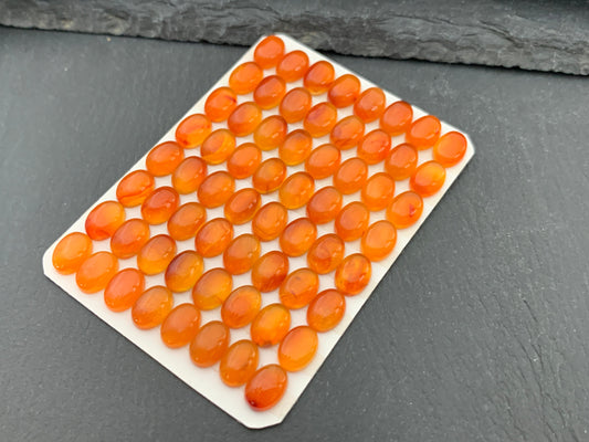 Carnelian oval 6x8mm cabochon - Calibrated cabochons