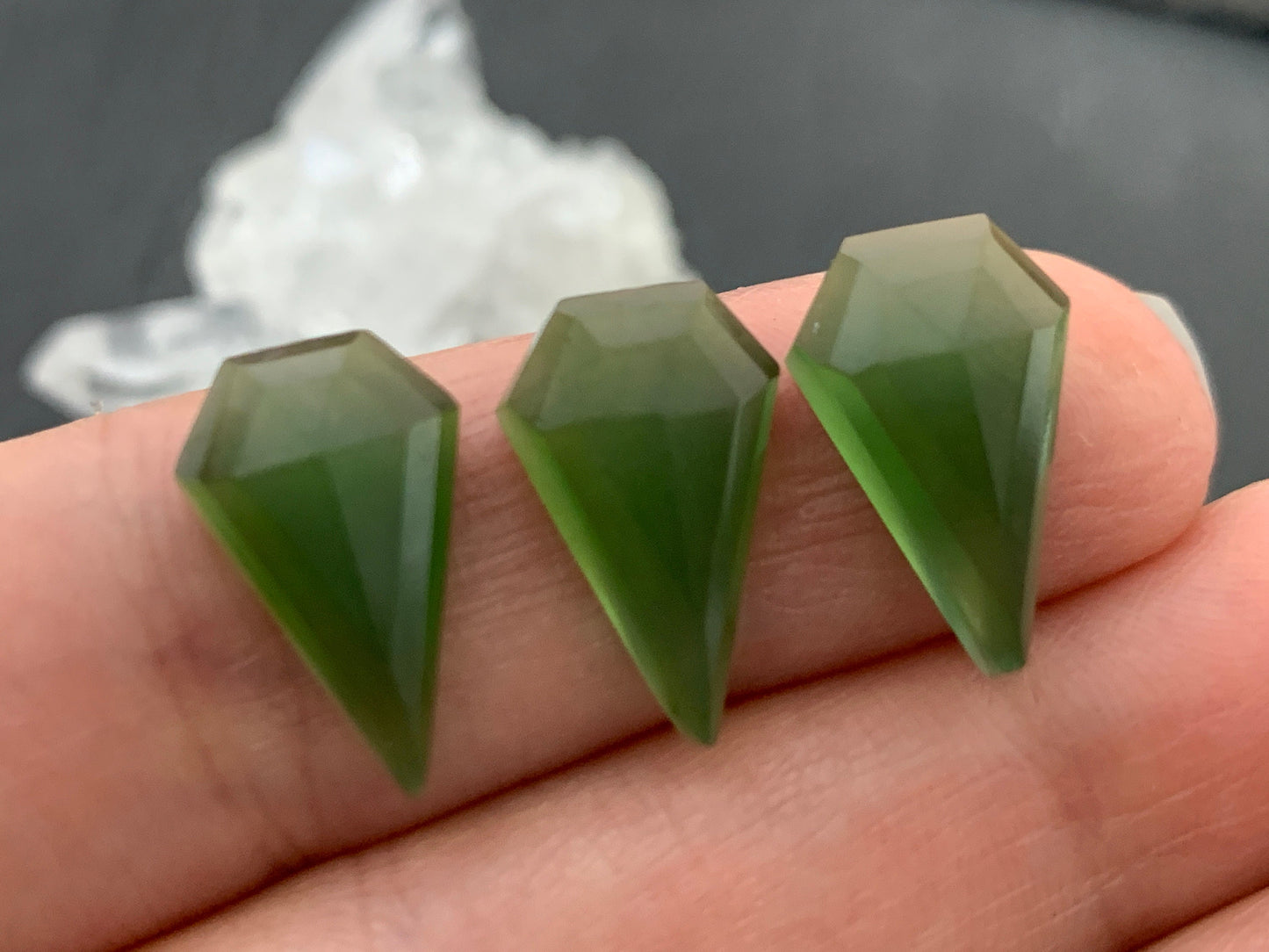 Faceted Serpentine rhombus 10x16mm cabochon