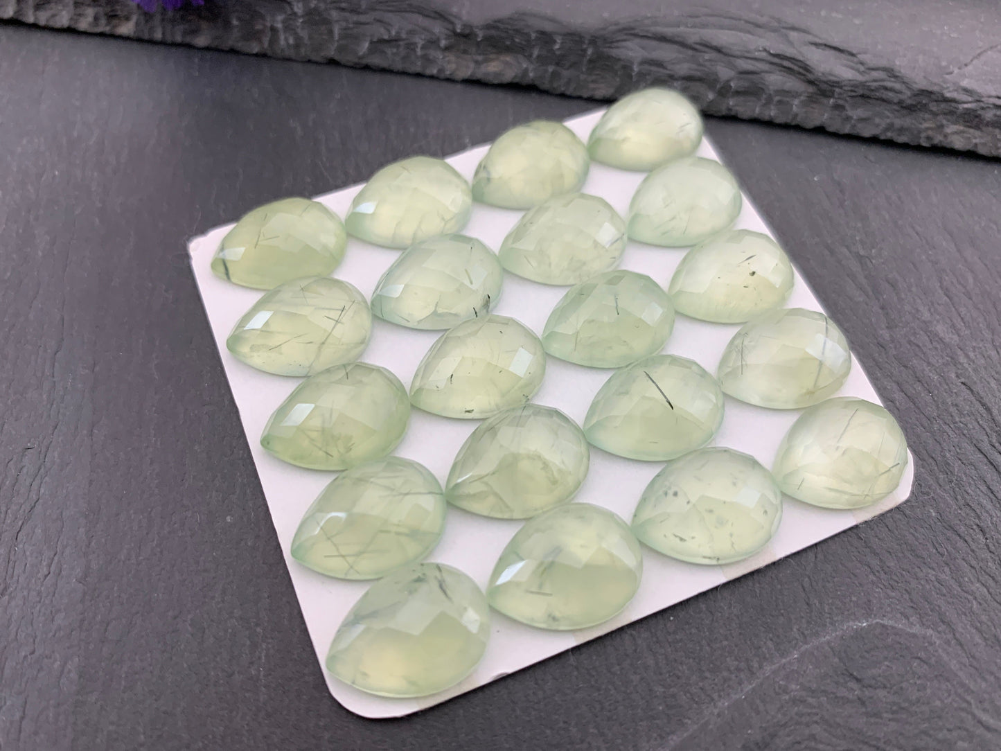 Faceted Prehnite pear 12x16mm cabochon - Calibrated cabochons