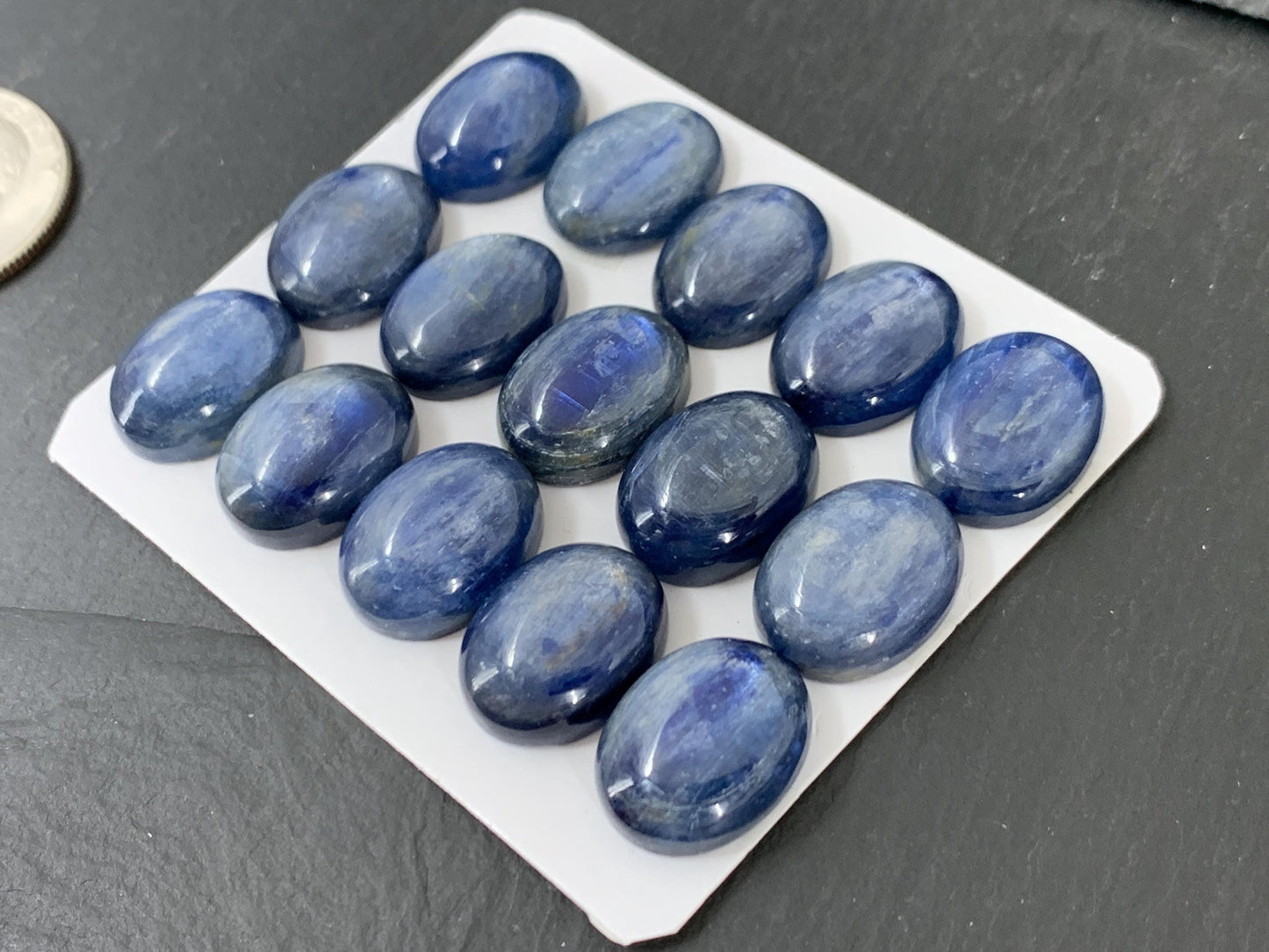 Kyanite oval 13x17mm cabochon - Calibrated cabochons