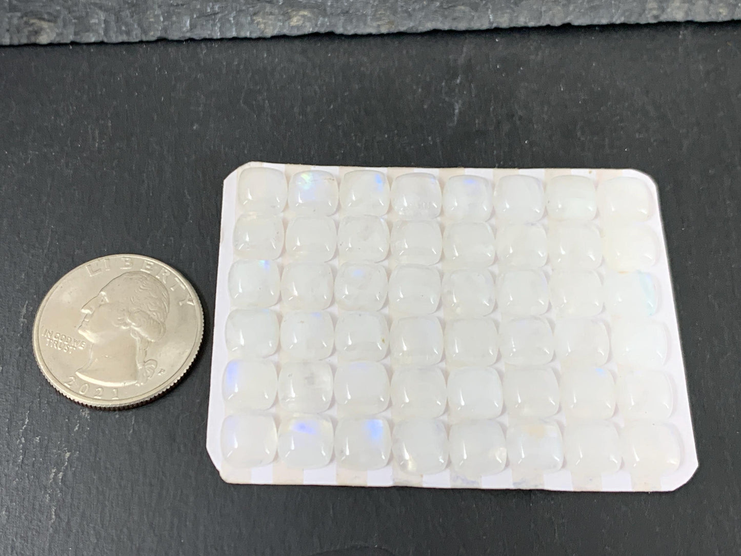 Rainbow Moonstone square cushion 8mm cabochon - Calibrated cabochons