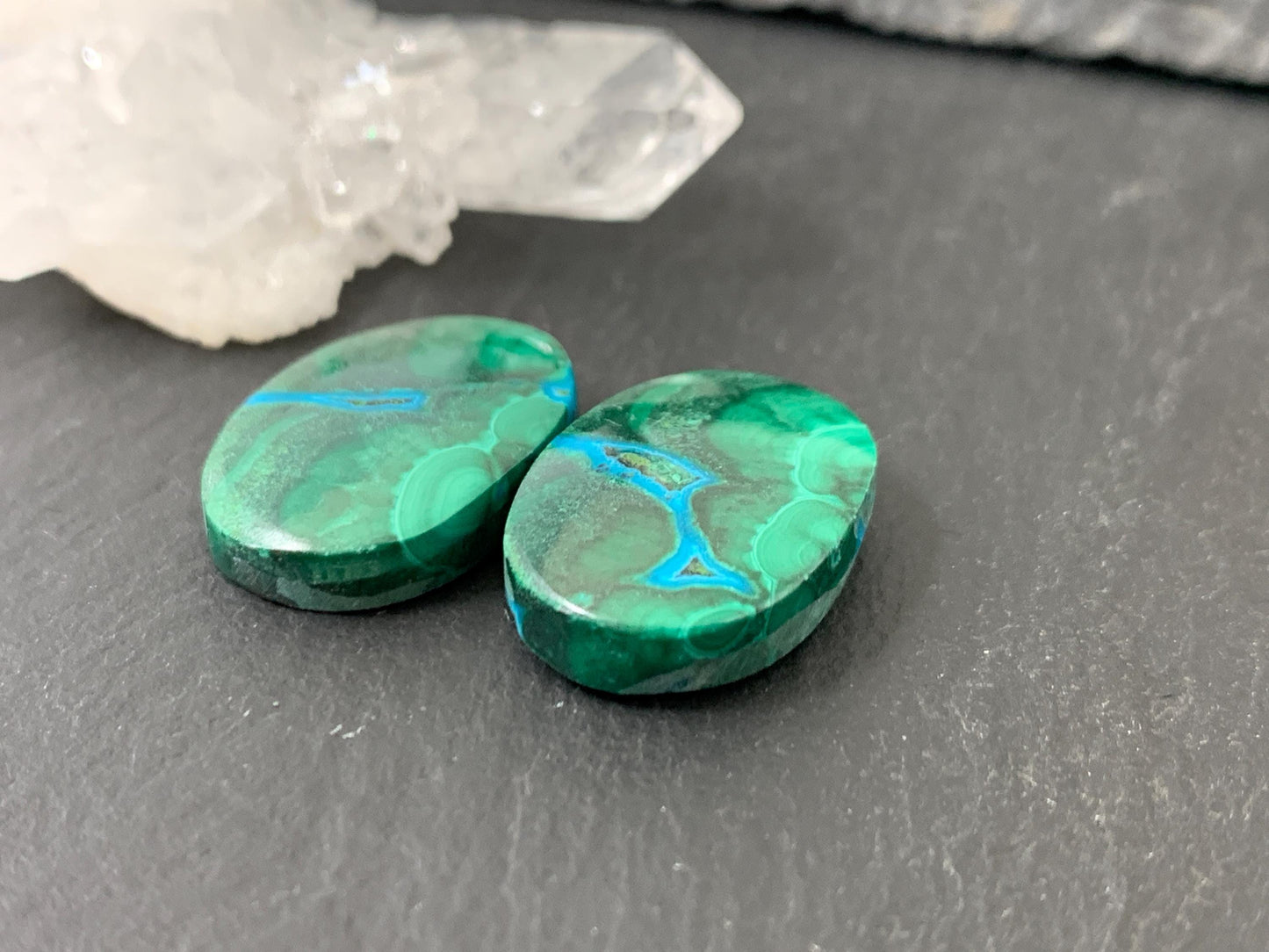 Malachite Chrysocolla oval 14x19x4mm cabochon pair