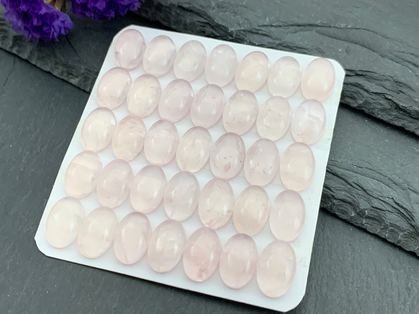 Rose Quartz oval 8x12mm cabochon - Calibrated cabochons