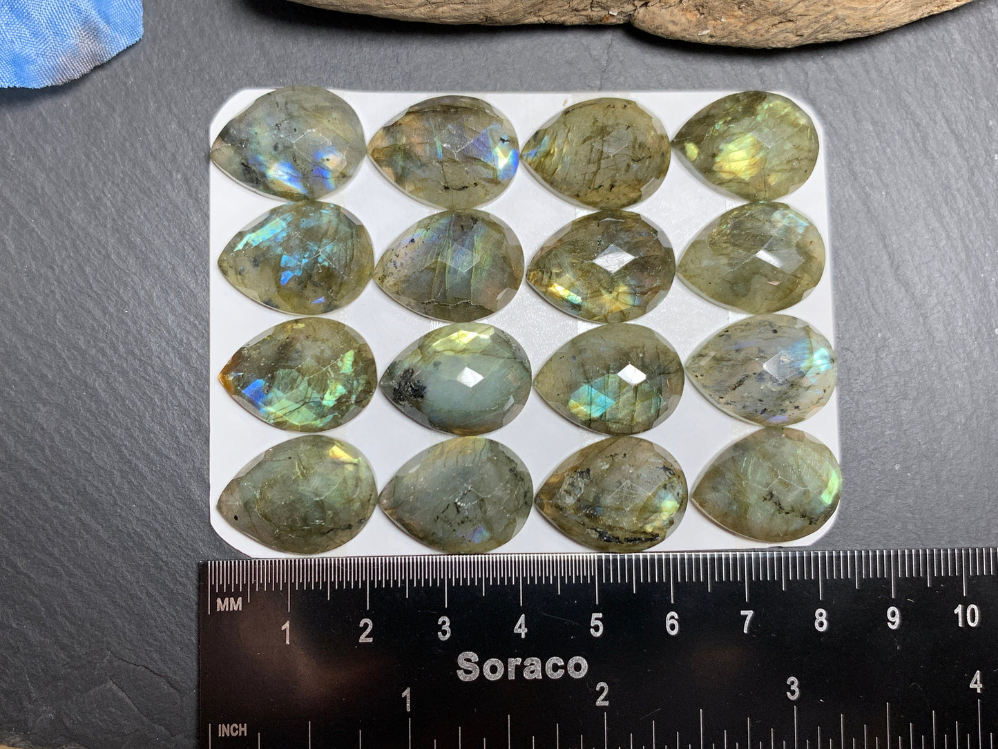Faceted Labradorite pear 15x20mm cabochon - Calibrated Labradorite