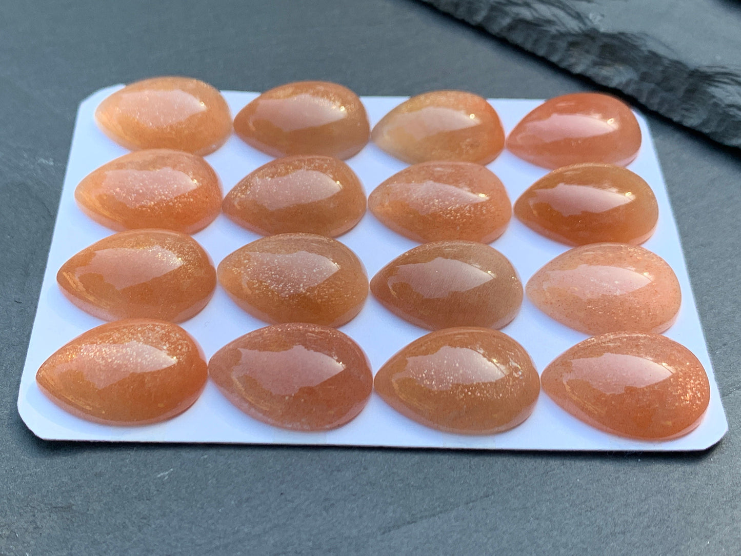 Goldsand Sunstone pear 15x20mm cabochon - Calibrated cabochons