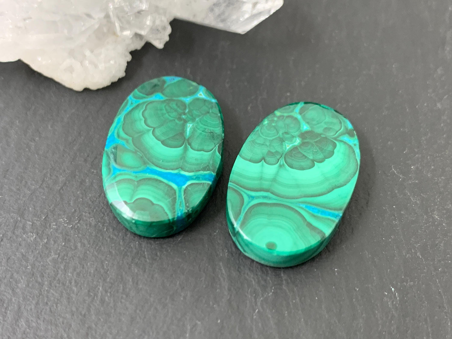 Malachite Chrysocolla oval 14x21x4mm cabochon pair