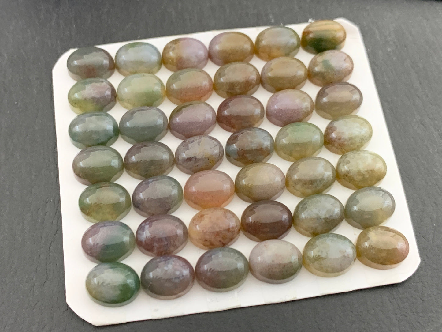 Blood Quartz oval 8x10mm cabochon - Calibrated cabochons