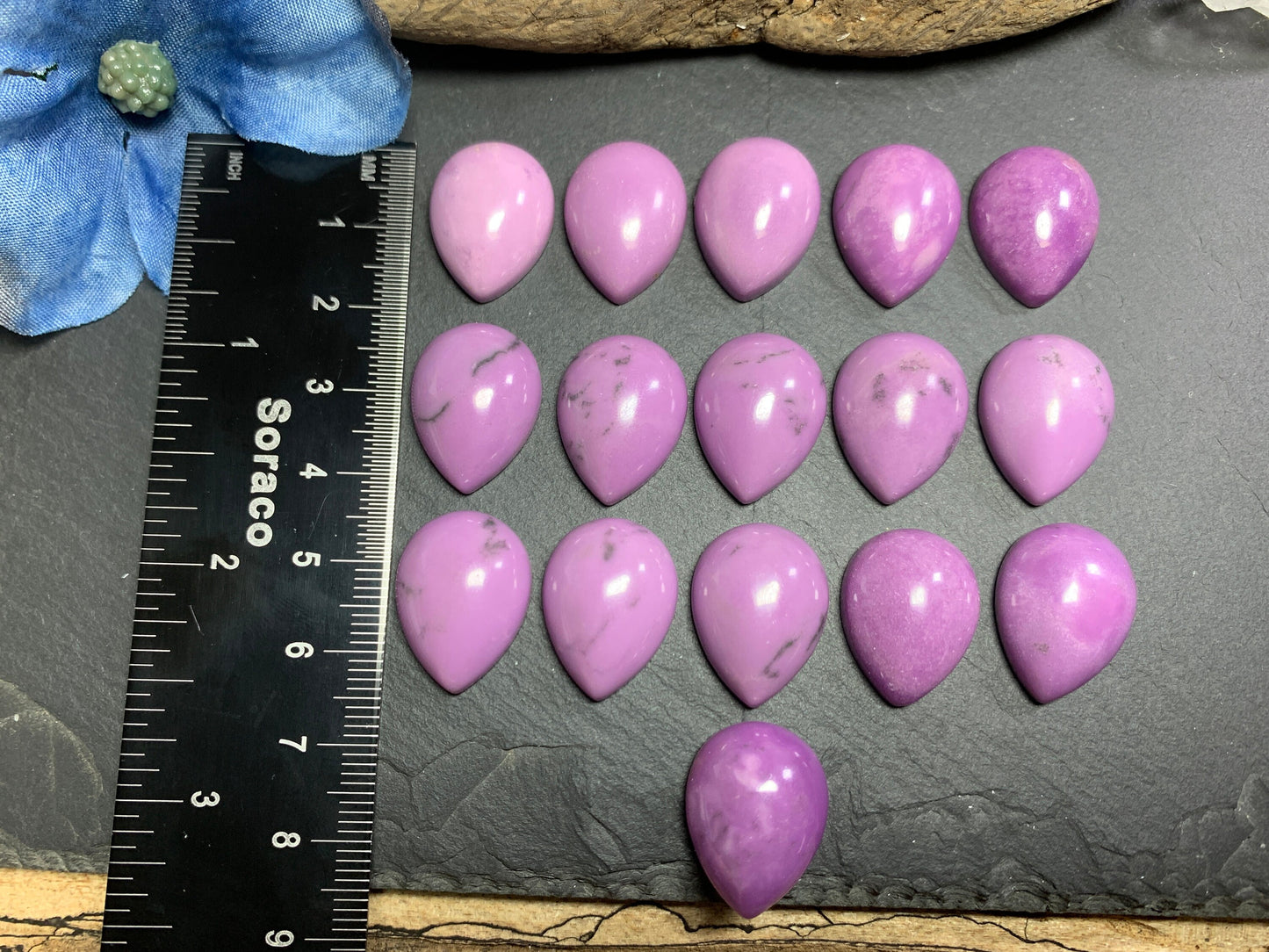 Phosphosiderite pear 15x20mm Cabochon - Calibrated cabochons