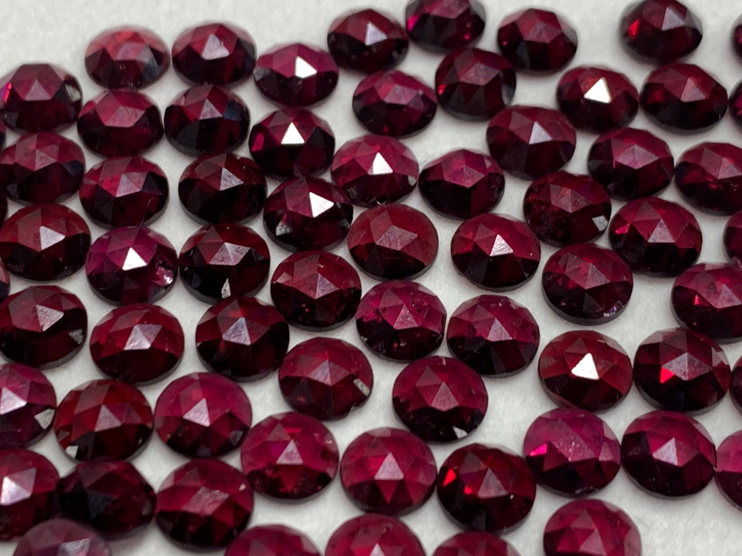 Faceted Rhodolite Garnet round 6-10mm cabochon e