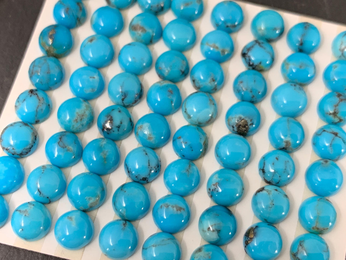 Kingman Blue Turquoise round 6mm cabochon - Calibrated cabochons