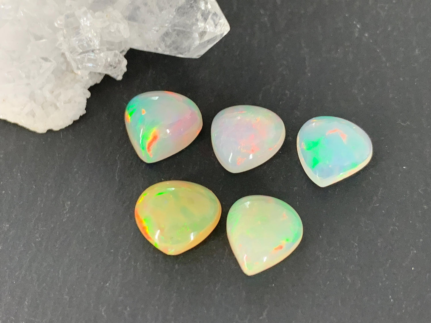 Ethiopian Opal pear 9-10mm cabochon