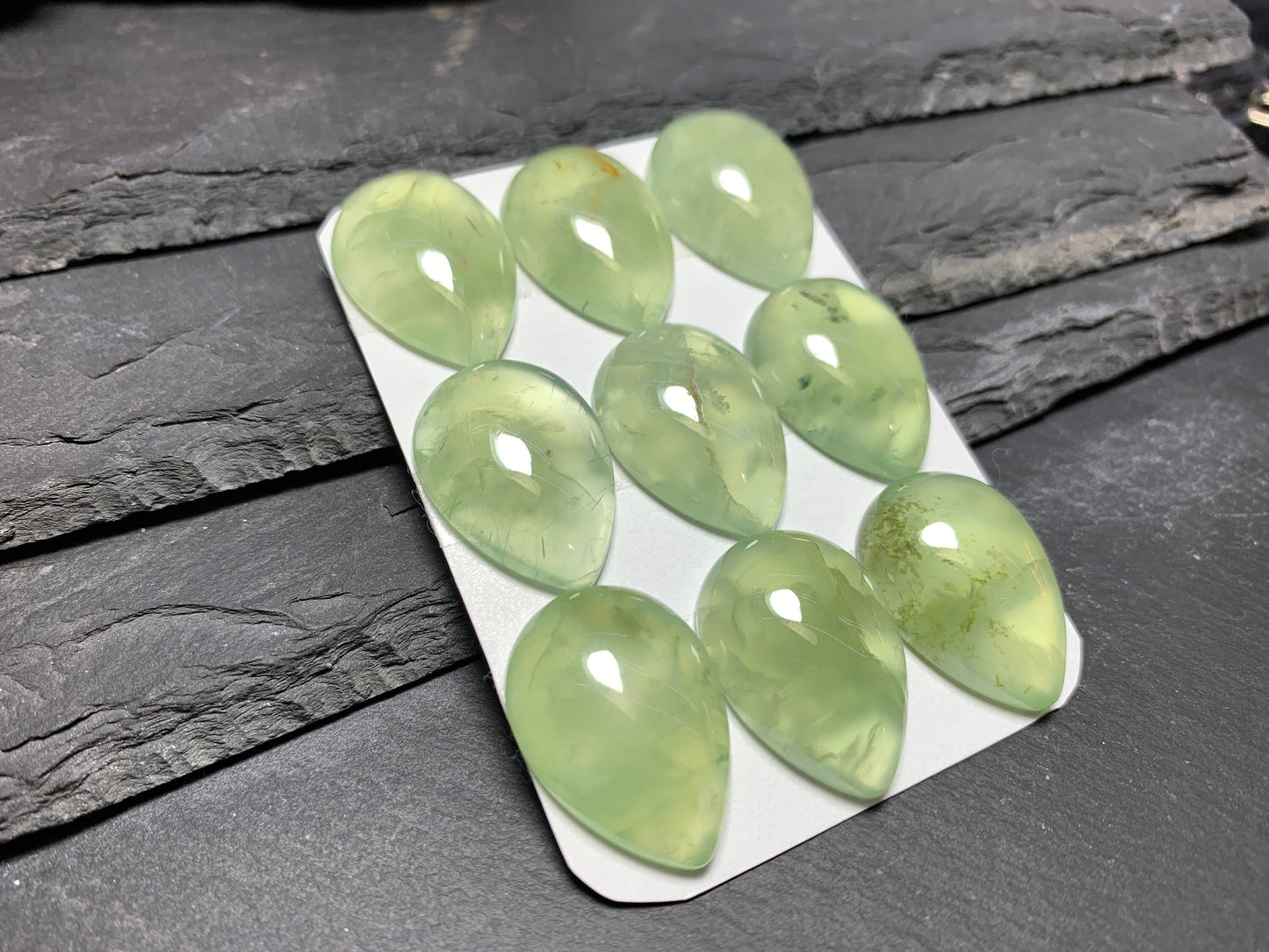 Prehnite pear 18x25mm Cabochon - Calibrated cabochons
