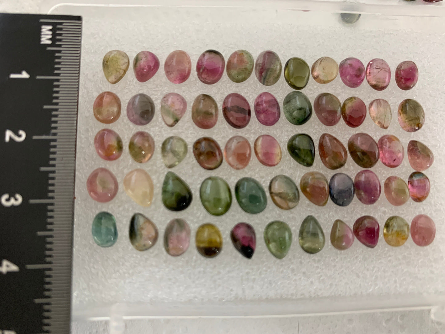 Tourmaline cabochon oval, free form 4x6mm | Natural tourmaline