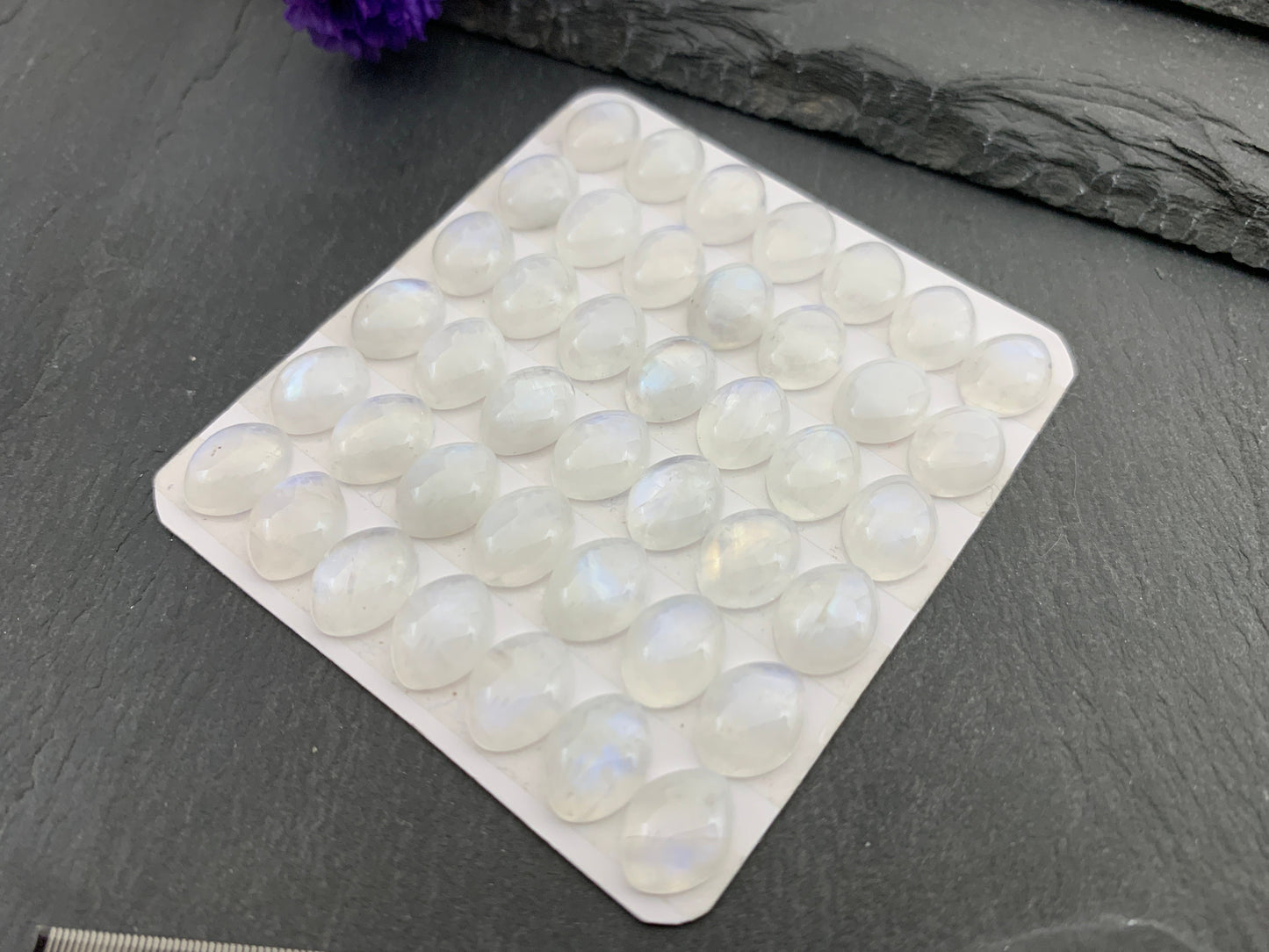 Rainbow Moonstone marquise 8x10mm cabochon - Calibrated cabochon