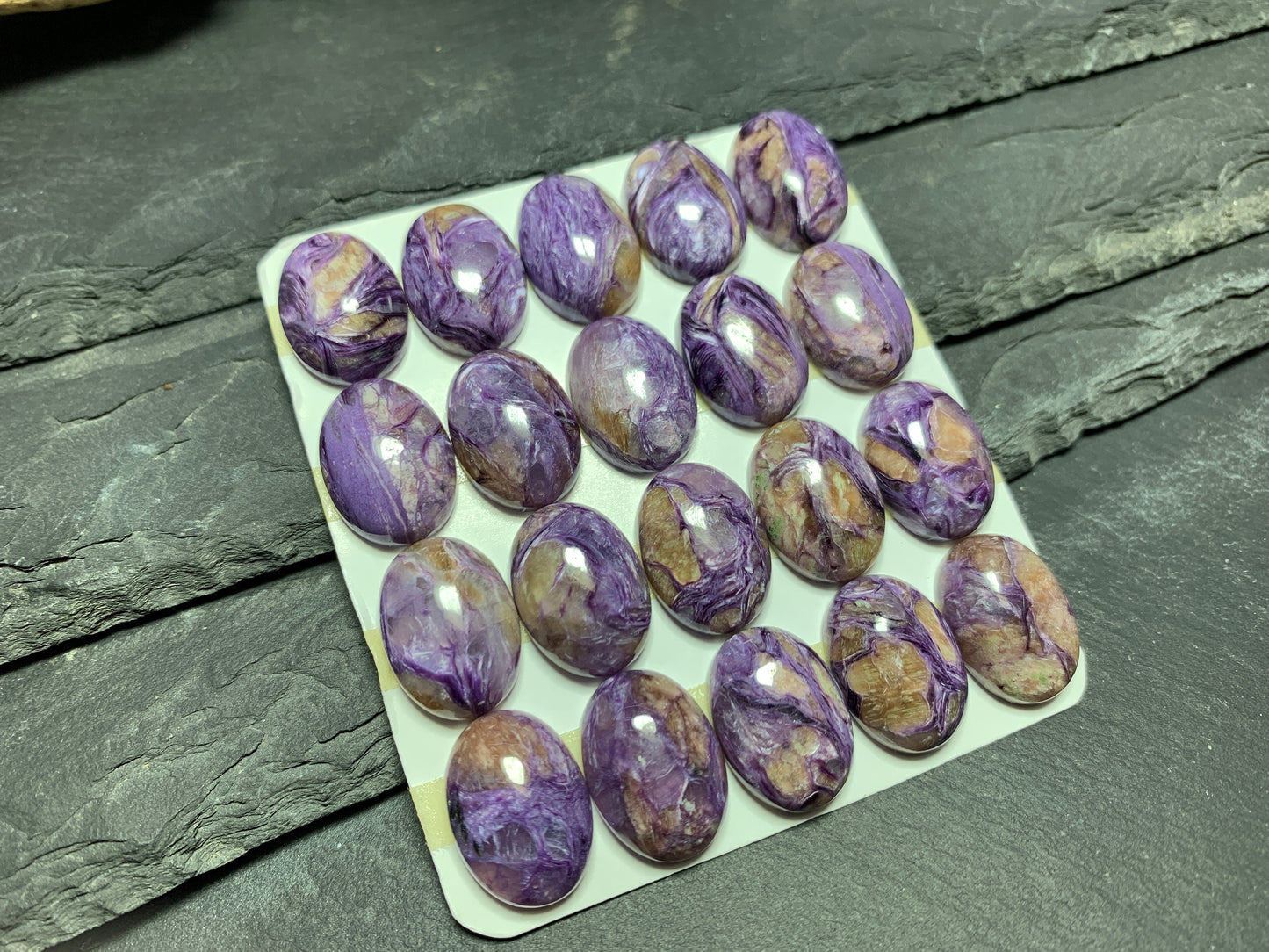 Charoite oval 13x18mm cabochon - Calibrated cabochons
