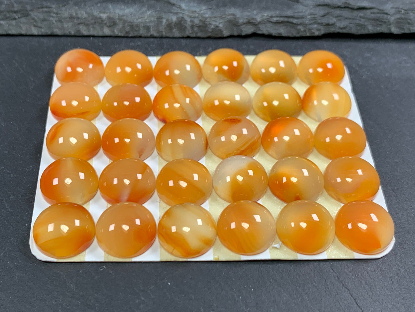 Carnelian round 13mm cabochon - Calibrated cabochons