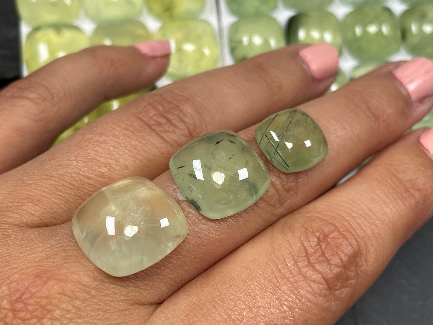 Prehnite cushion cabochon 12, 15, 16mm - Calibrated cabochons