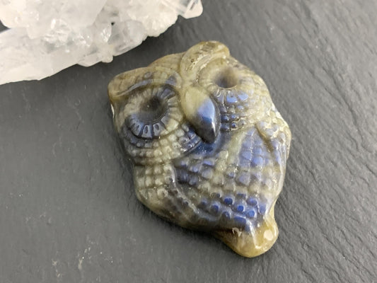 Labradorite owl 26x36mm cabochon carving