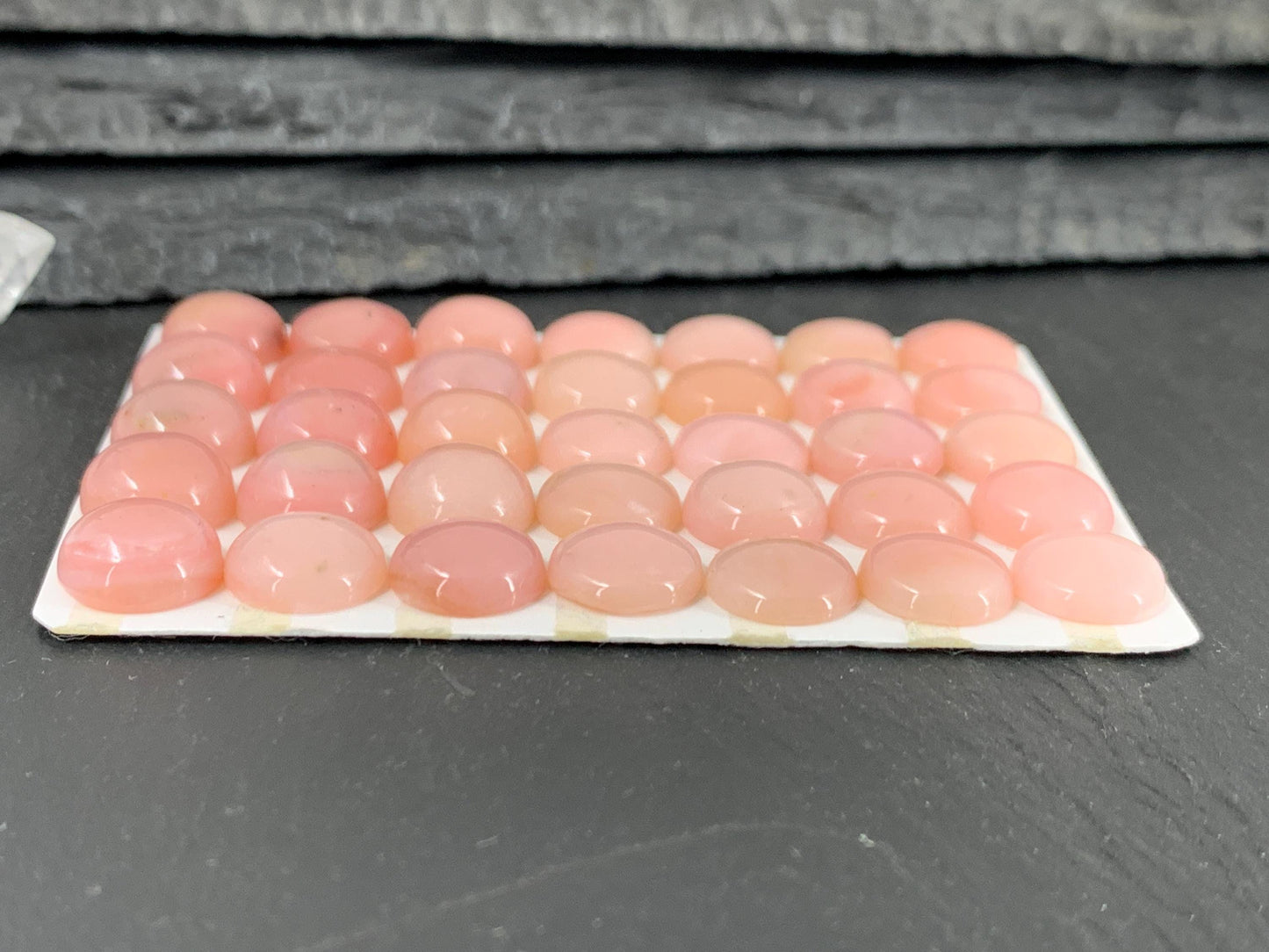 Pink Opal round 10mm cabochon - Calibrated cabochons