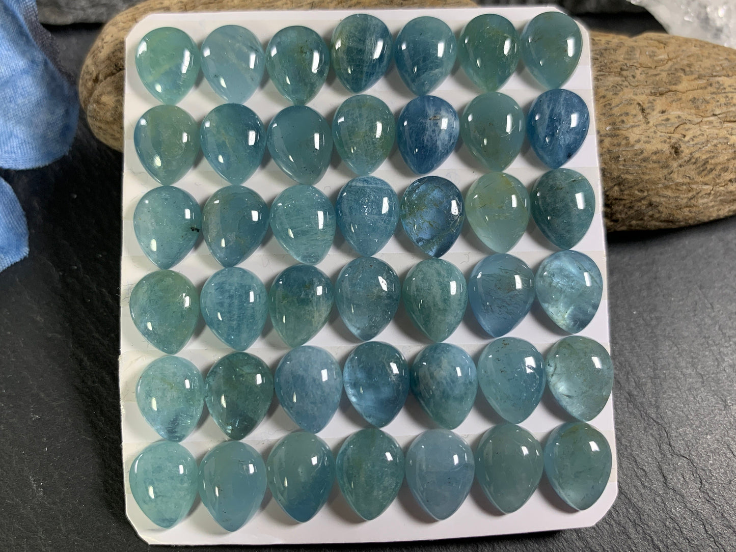 Aquamarine pear 8x10mm cabochon - Calibrated cabochons