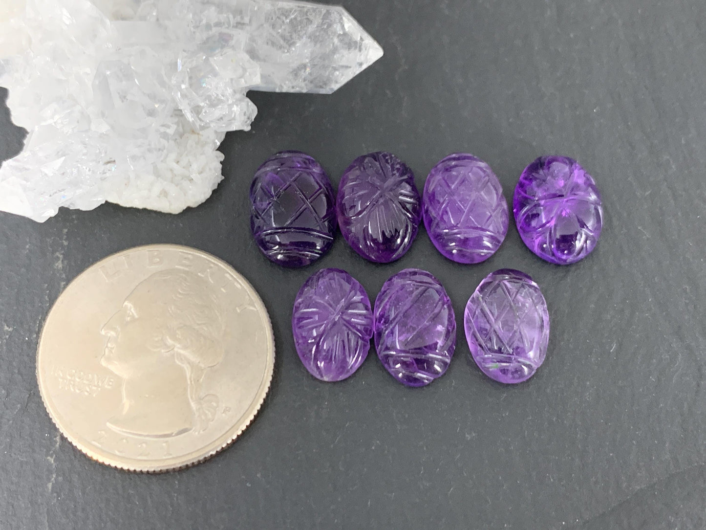 Amethyst oval 12-13mm long cabochon - Hand carved floral cabochon