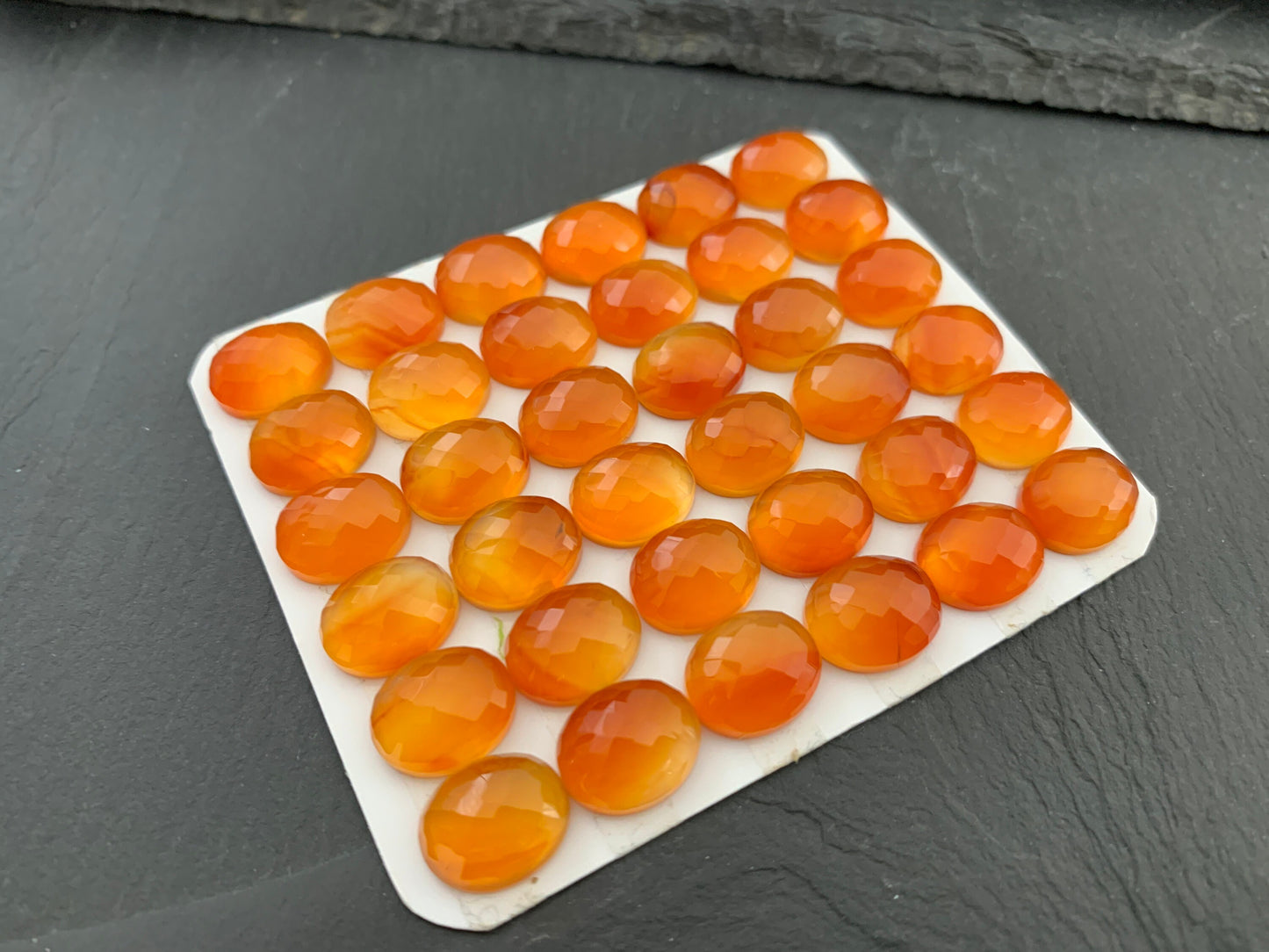 Faceted Carnelian oval 10x12mm cabochon - Calibrated cabochons