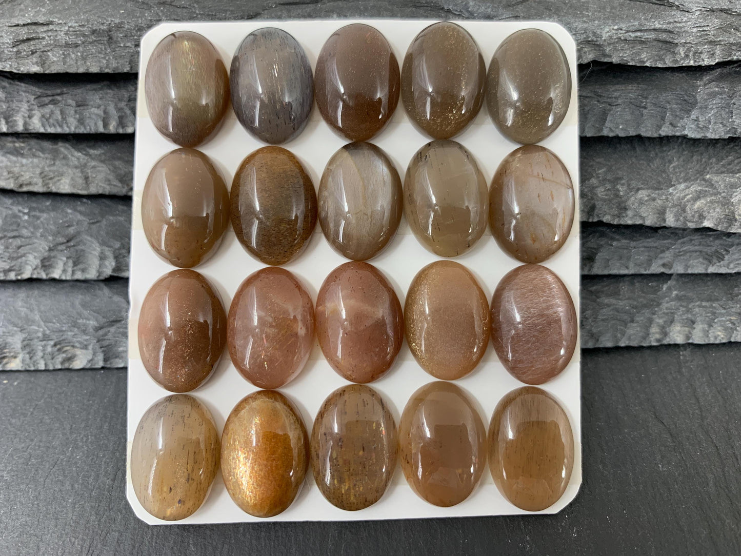 Sunstone oval 13x18mm cabochon - Calibrated cabochons