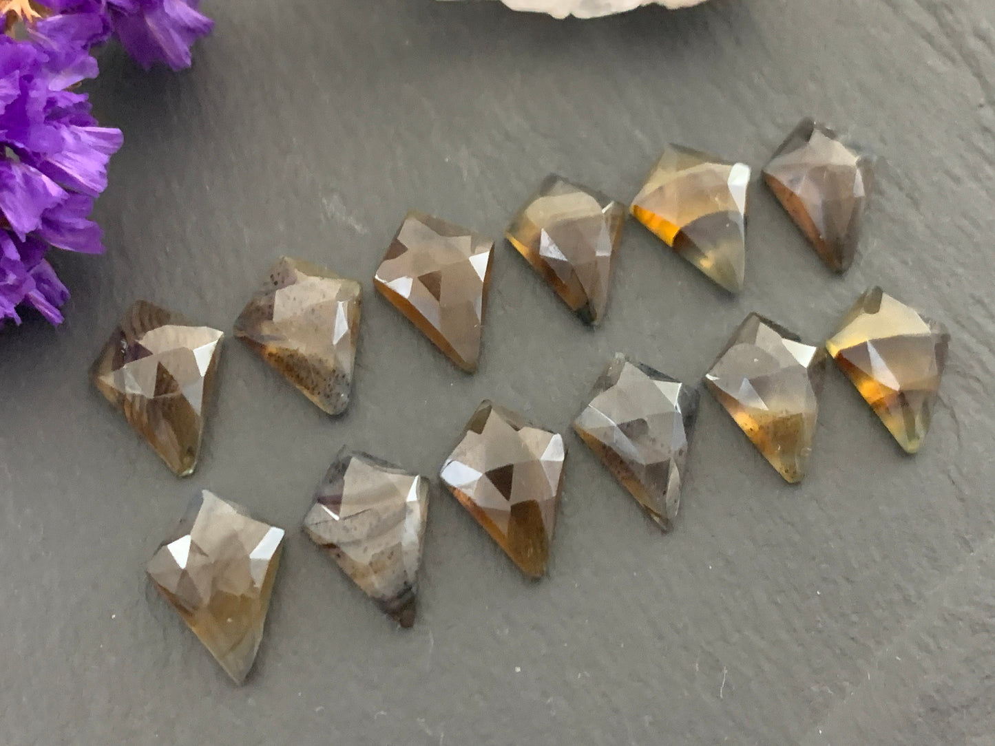 Faceted Montana Agate kite 10x14mm cabochon