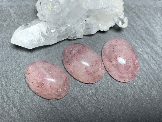 Red Sunstone 13x18mm oval cabochon - Calibrated cabochons