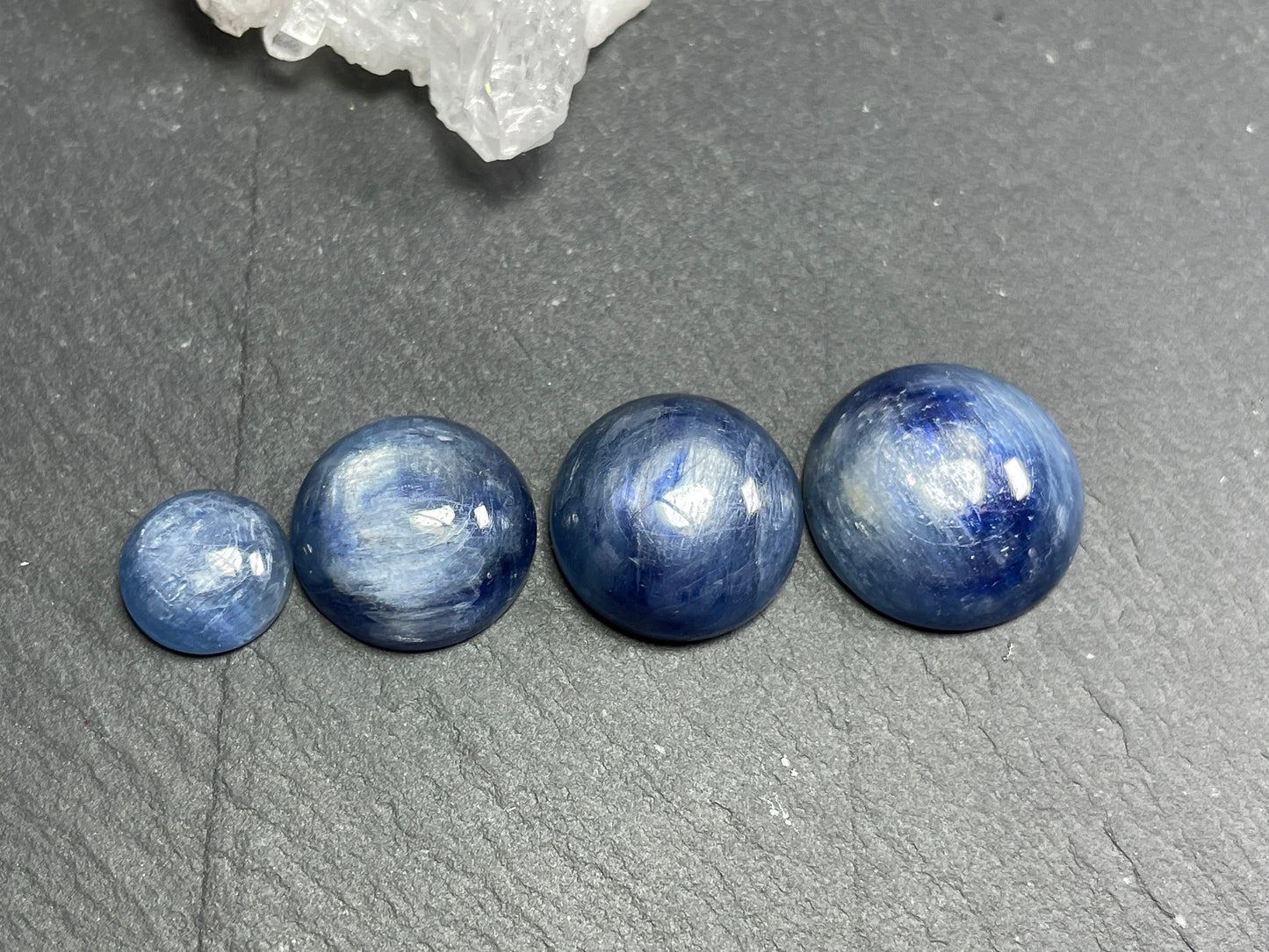 Blue Kyanite round cabochon 10mm, 15mm, 16mm, 18mm - Calibrated cabochons
