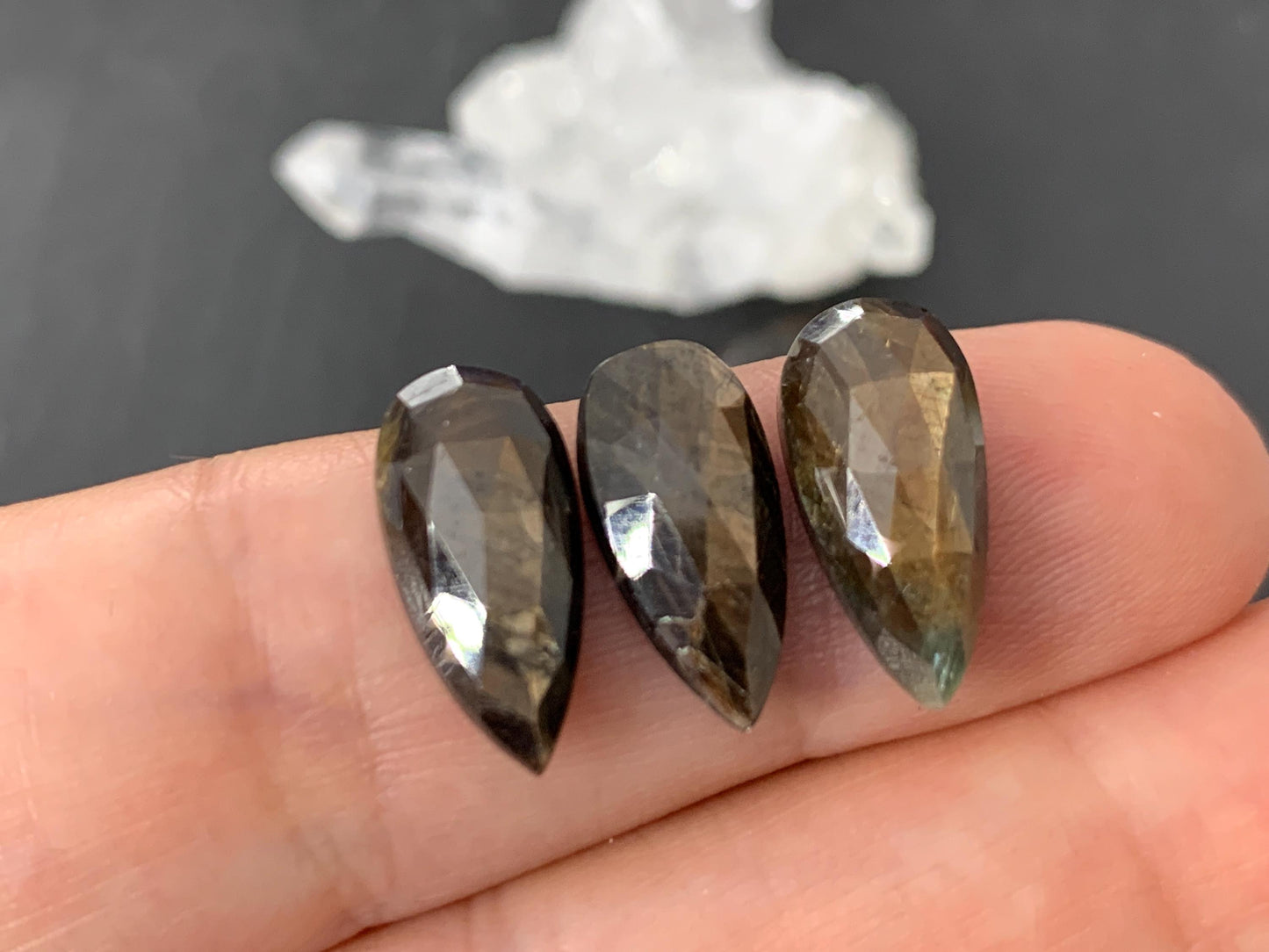 Faceted Star Sapphire pear 7x15mm cabochon/ W190-4