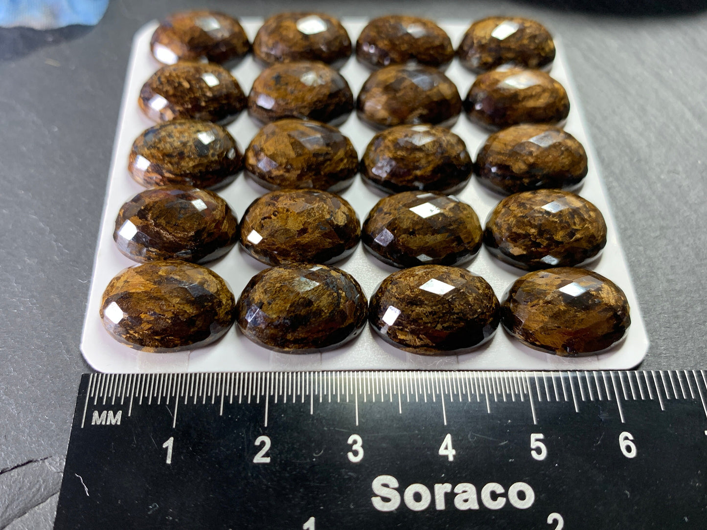 Faceted Bronzite oval 12x16mm cabochon - Calibrated cabochons