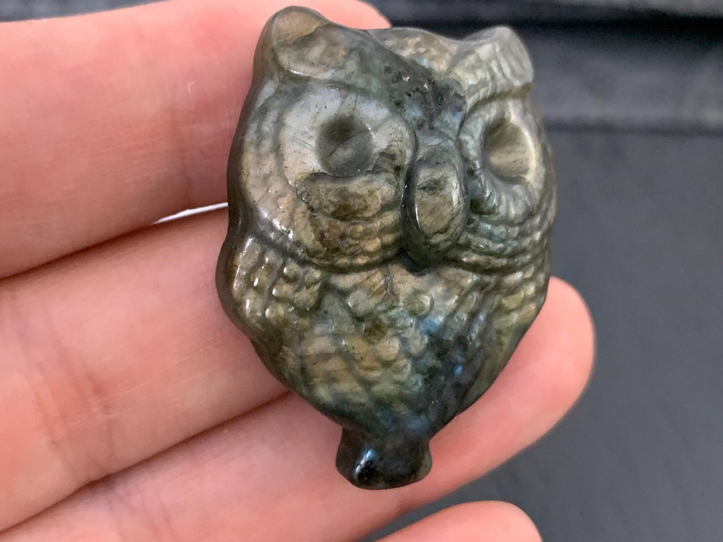 Labradorite owl 28x36mm cabochon carving