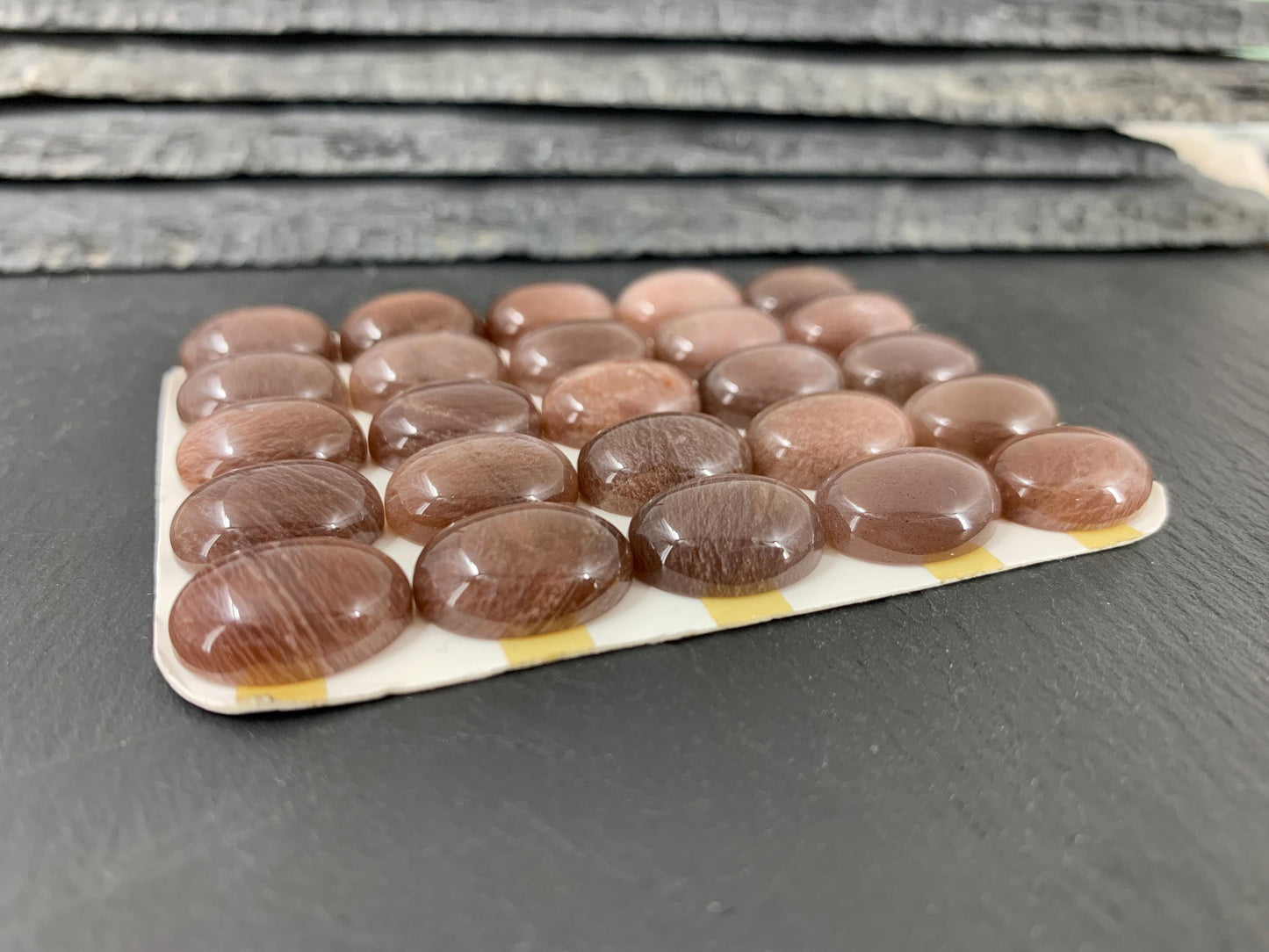 Gold Sunstone oval 12x16mm cabochon - Calibrated cabochons