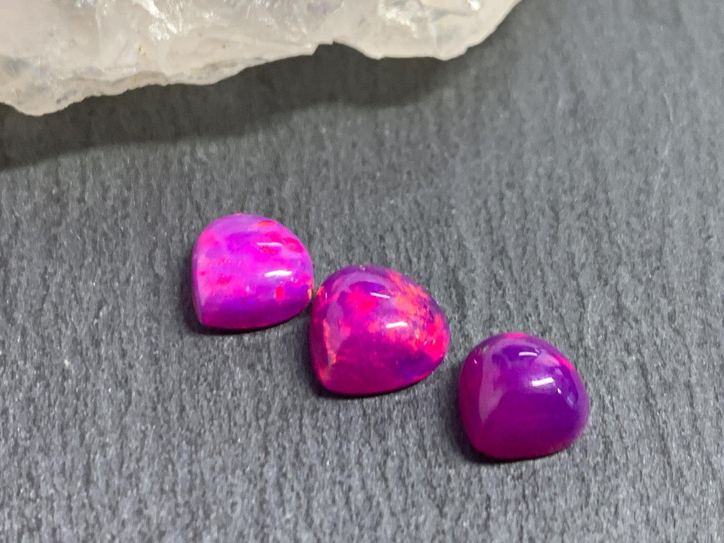 Ethiopian Opal pear 7-8mm long cabochon - Natural Opal smoked to purple color